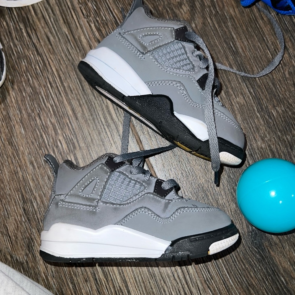 Jordan 4’s 6c